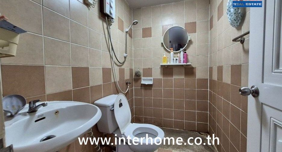 For sale 3 ベッドルーム townhouse in Khlong Sam Wa, Bangkok