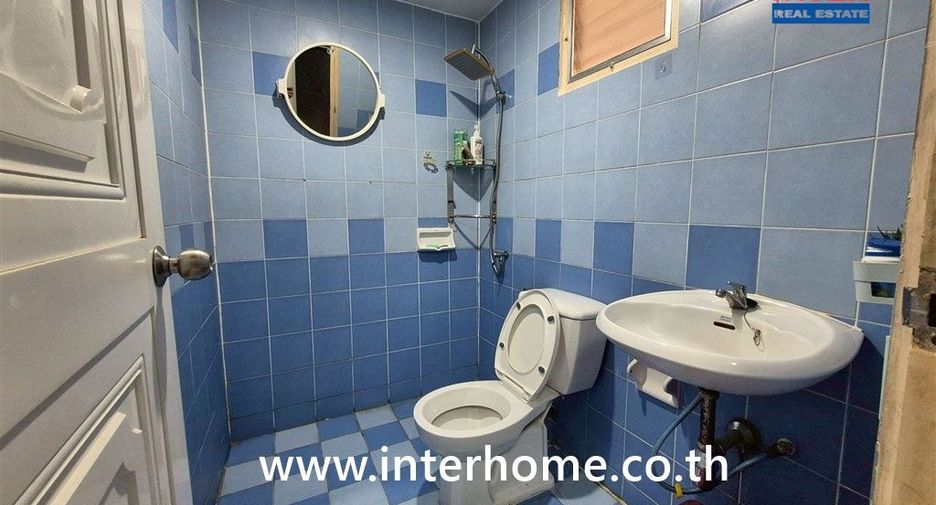 For sale 3 ベッドルーム townhouse in Khlong Sam Wa, Bangkok