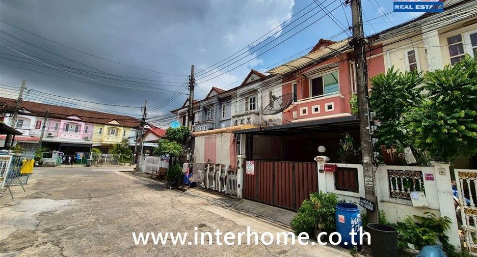 For sale 3 ベッドルーム townhouse in Khlong Sam Wa, Bangkok