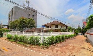 Haus zum Kauf mit 4 Zimmer in Chatuchak, Bangkok