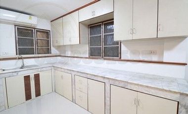 Haus zum Kauf mit 4 Zimmer in Chatuchak, Bangkok