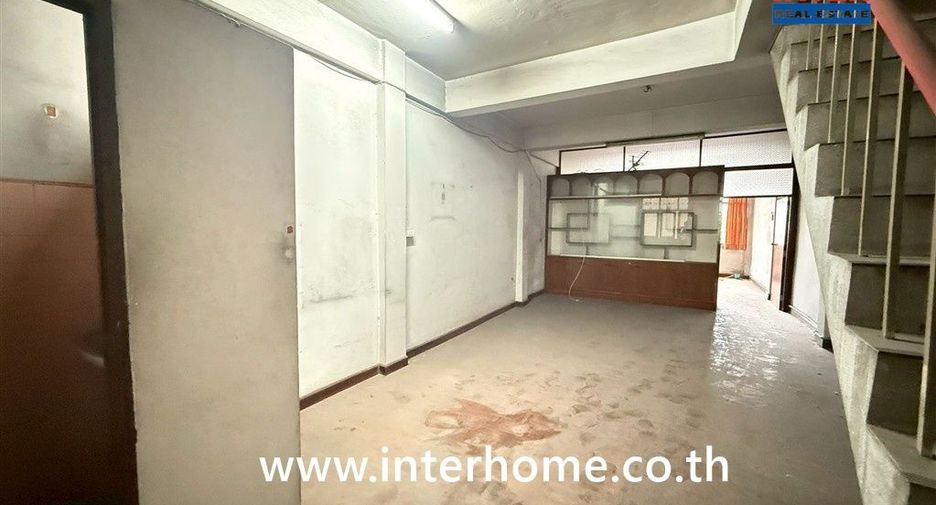 For sale 4 ベッドルーム retail Space in Bang Sue, Bangkok