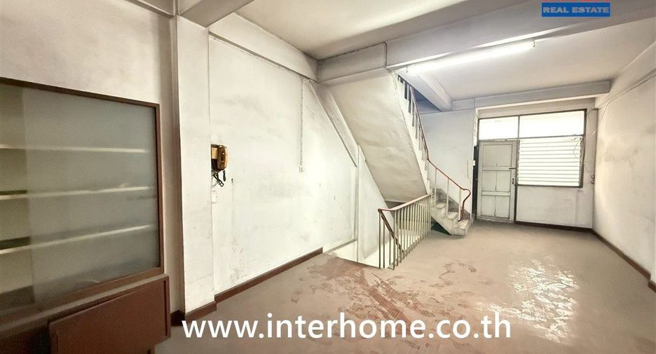 For sale 4 ベッドルーム retail Space in Bang Sue, Bangkok