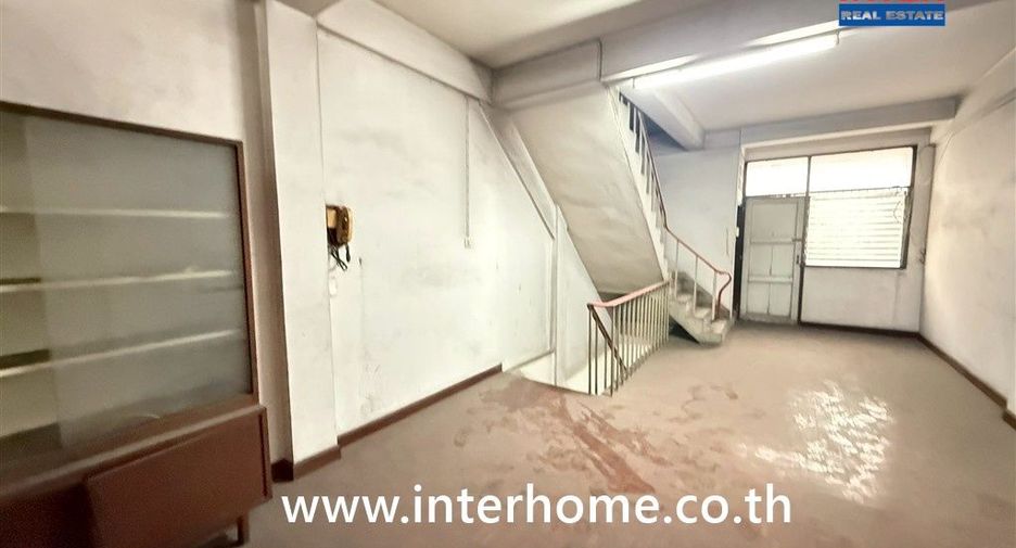 For sale 4 ベッドルーム retail Space in Bang Sue, Bangkok