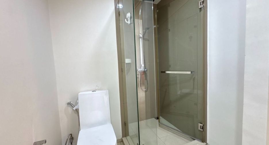 For rent and for sale 1 bed condo in Pratumnak, Pattaya