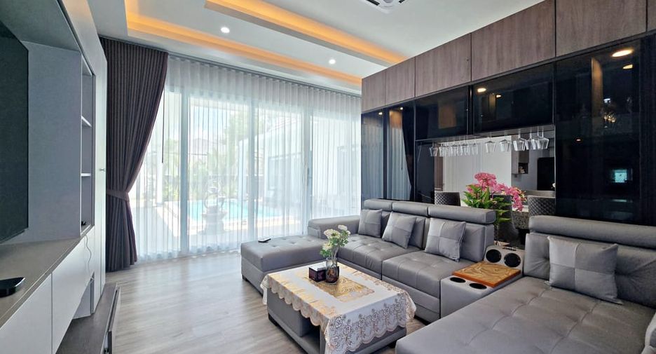 À louer 4 chambres villa à East Pattaya, Pattaya