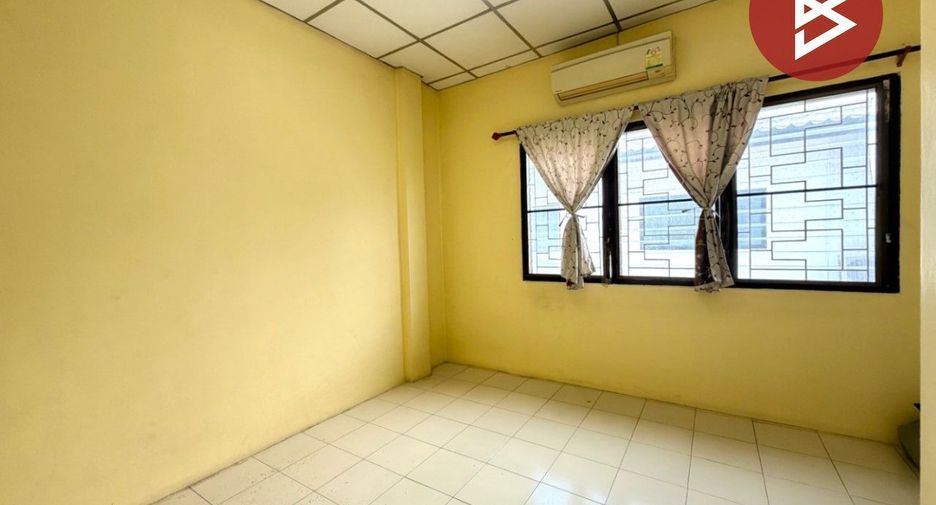 À vendre 3 chambres maison de ville à Thung Khru, Bangkok