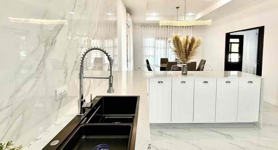 Villa en venta de 3 habitaciones en East Pattaya, Pattaya