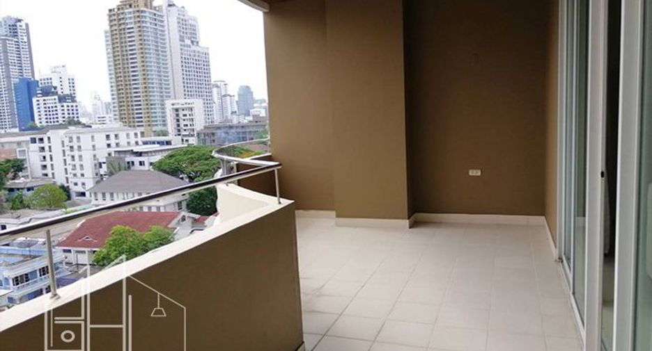 For rent 3 bedrooms condo in Watthana, Bangkok