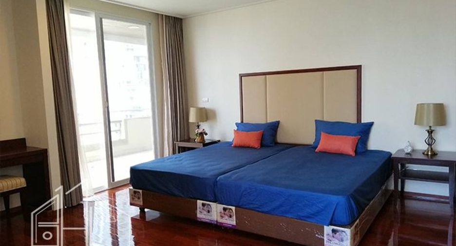 For rent 3 bedrooms condo in Watthana, Bangkok