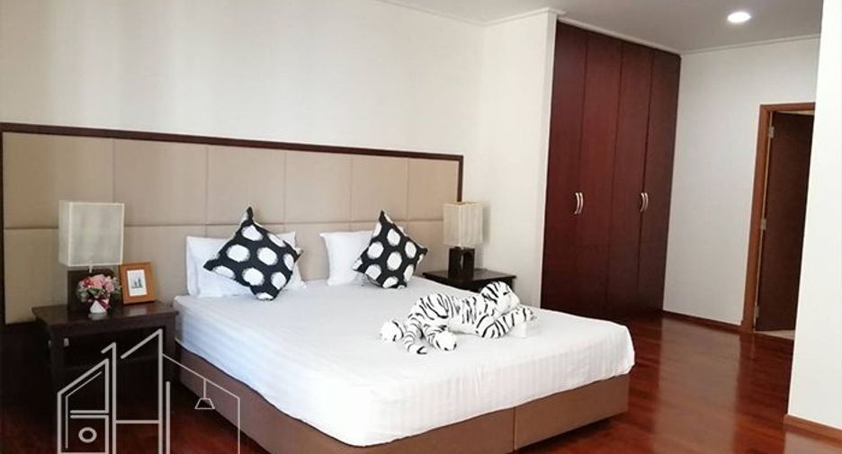 For rent 3 bedrooms condo in Watthana, Bangkok