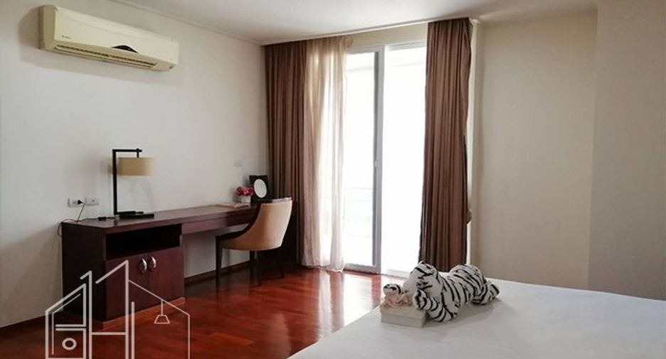For rent 3 bedrooms condo in Watthana, Bangkok