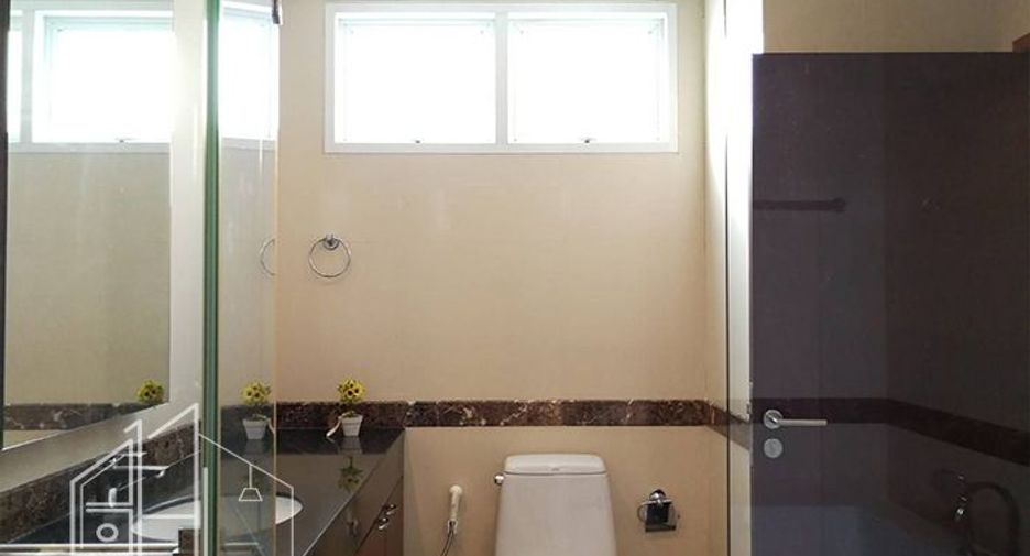 For rent 3 bedrooms condo in Watthana, Bangkok