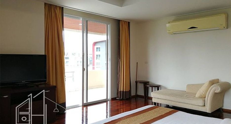 For rent 3 bedrooms condo in Watthana, Bangkok