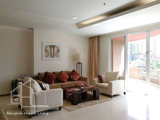 For rent 3 bedrooms condo in Watthana, Bangkok