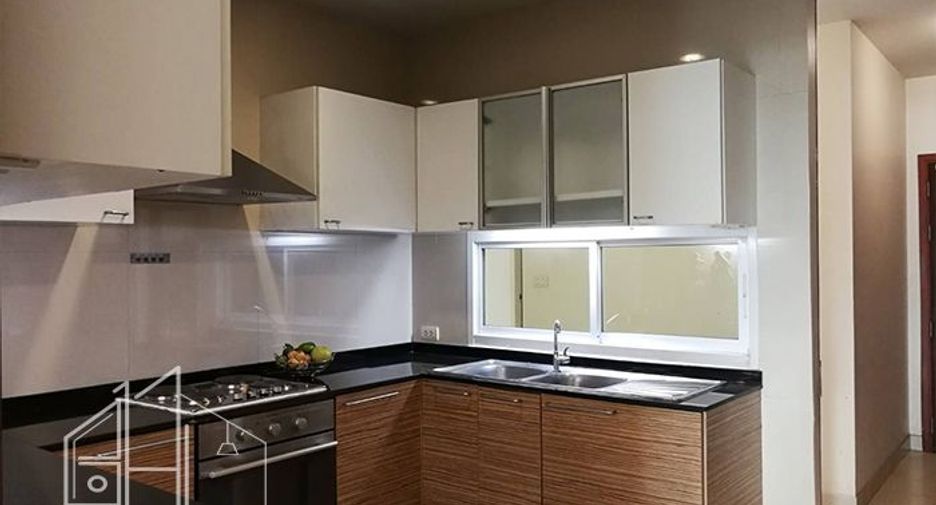 For rent 3 bedrooms condo in Watthana, Bangkok