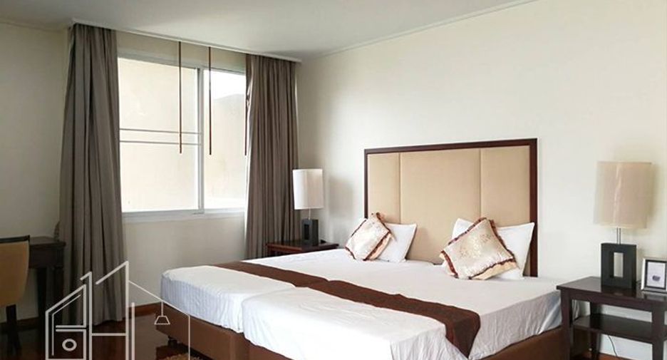 For rent 3 bedrooms condo in Watthana, Bangkok