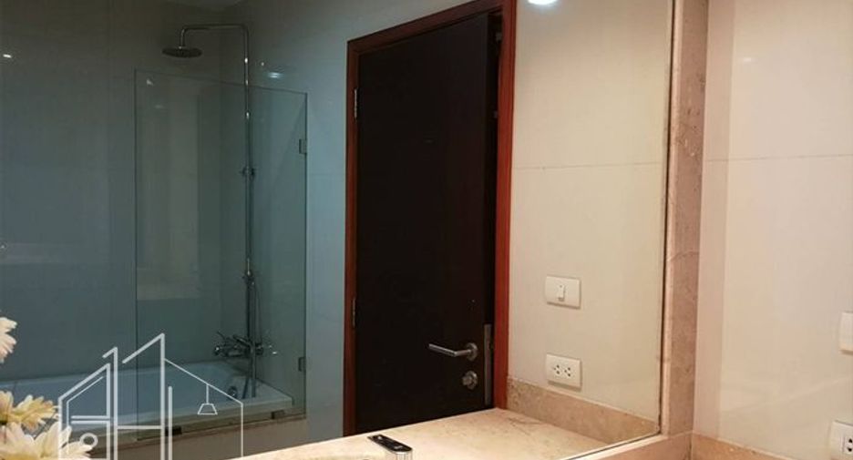 For rent 3 bedrooms condo in Watthana, Bangkok