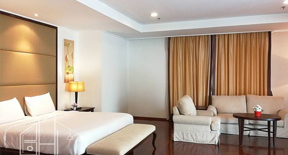 For rent 3 bedrooms condo in Watthana, Bangkok