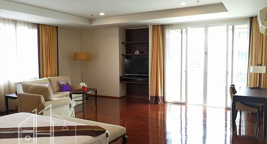 For rent 3 bedrooms condo in Watthana, Bangkok