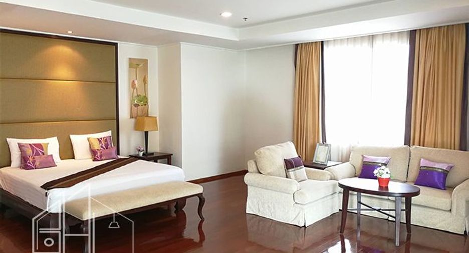 For rent 3 bedrooms condo in Watthana, Bangkok