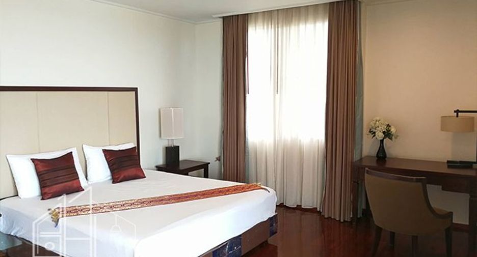 For rent 3 bedrooms condo in Watthana, Bangkok