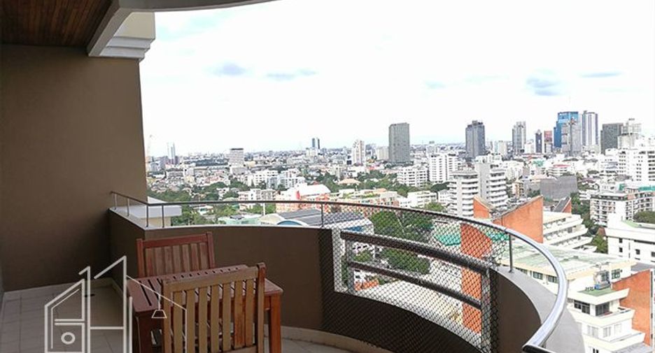 For rent 3 bedrooms condo in Watthana, Bangkok