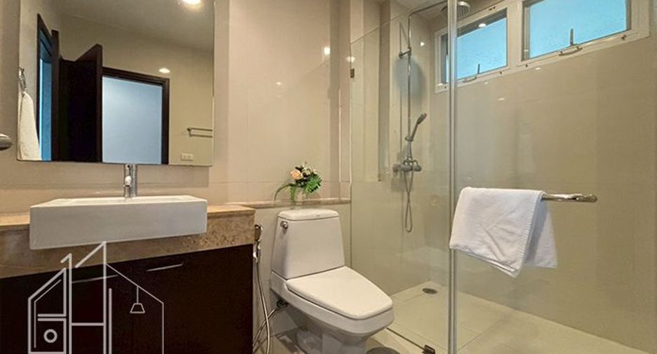 For rent 2 bedrooms condo in Watthana, Bangkok
