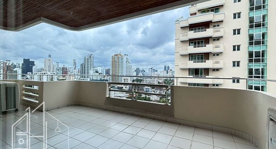 For rent 2 bedrooms condo in Watthana, Bangkok