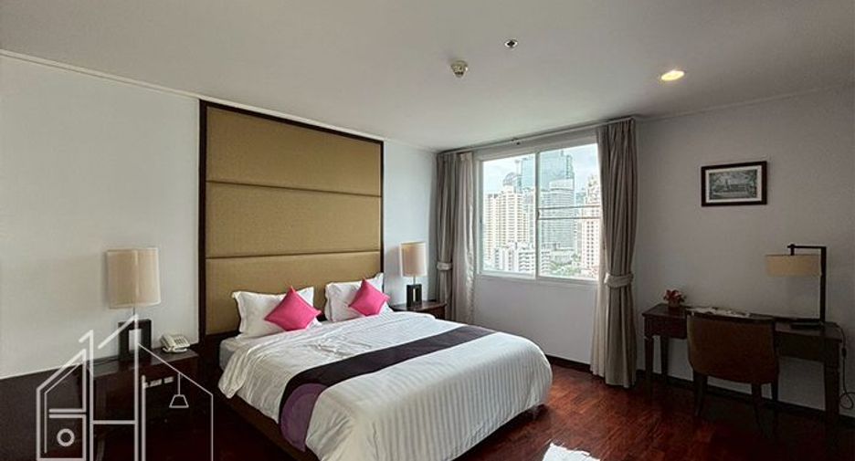 For rent 2 bedrooms condo in Watthana, Bangkok