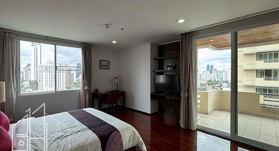 For rent 2 bedrooms condo in Watthana, Bangkok