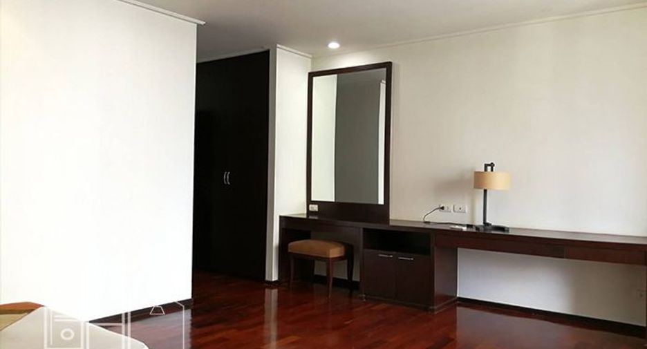 For rent 2 bedrooms apartment in Watthana, Bangkok