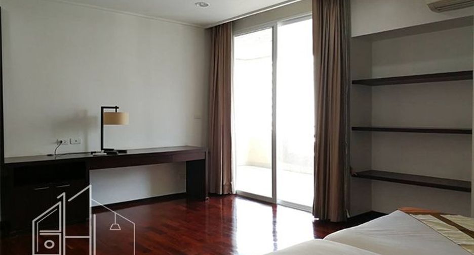 For rent 2 bedrooms apartment in Watthana, Bangkok
