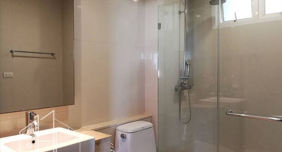 For rent 2 bedrooms apartment in Watthana, Bangkok