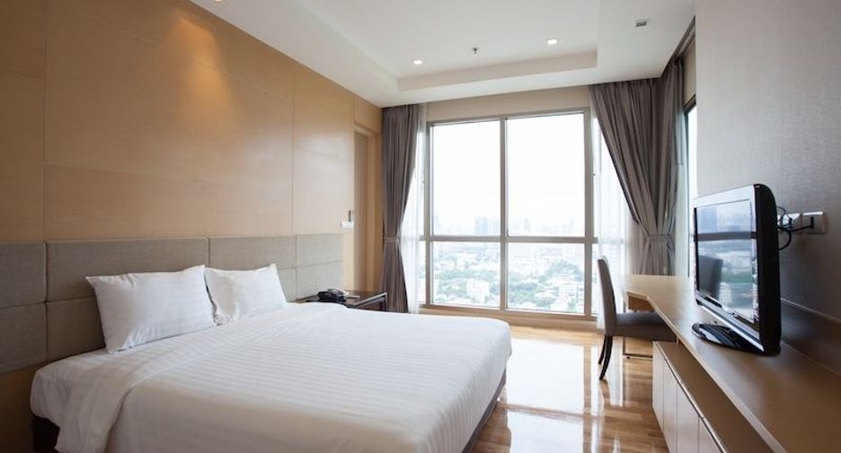 For rent 3 bedrooms apartment in Watthana, Bangkok