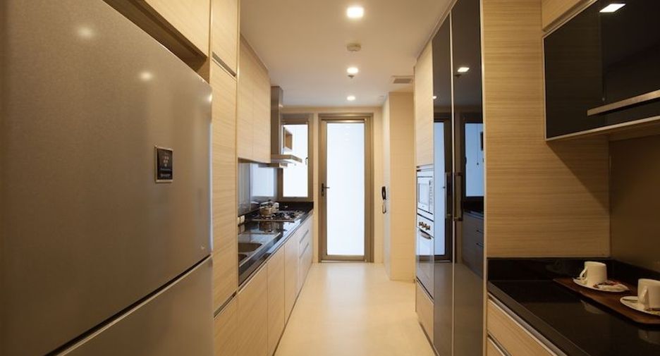 For rent 3 bedrooms apartment in Watthana, Bangkok