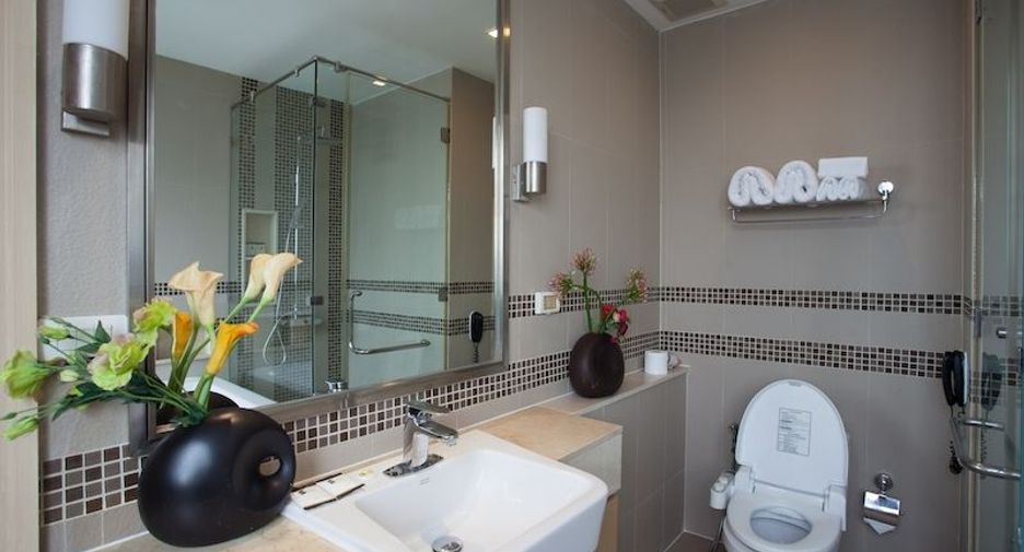 For rent 3 bedrooms apartment in Watthana, Bangkok