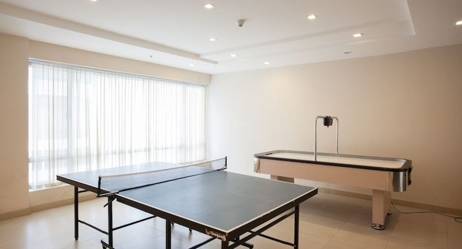 For rent 3 bedrooms apartment in Watthana, Bangkok
