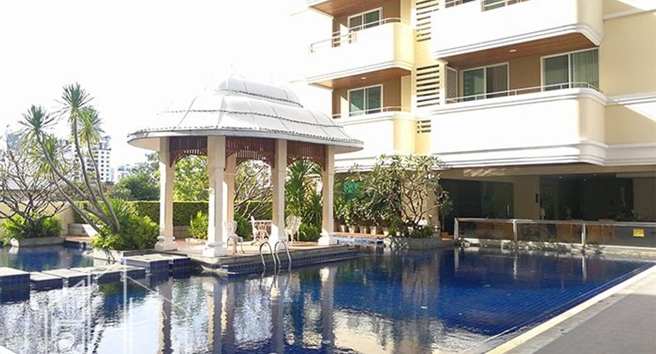 For rent 2 bedrooms condo in Watthana, Bangkok