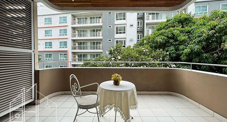 For rent 2 bedrooms condo in Watthana, Bangkok