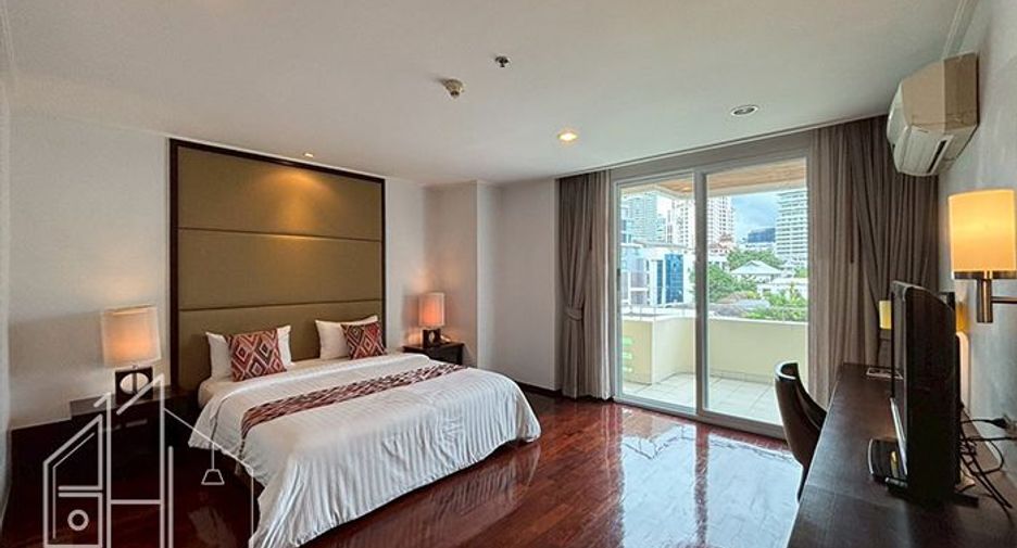 For rent 2 bedrooms condo in Watthana, Bangkok