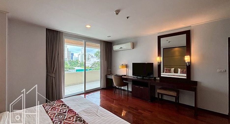 For rent 2 bedrooms condo in Watthana, Bangkok