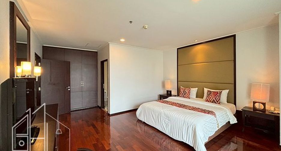For rent 2 bedrooms condo in Watthana, Bangkok