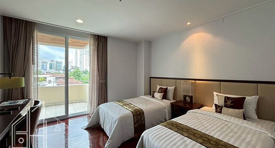 For rent 2 bedrooms condo in Watthana, Bangkok