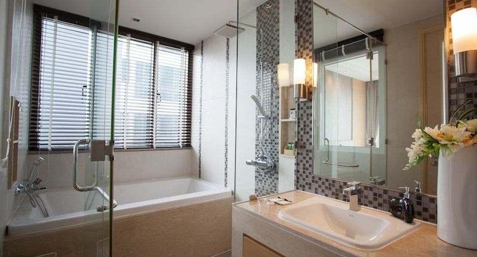 For rent 2 bedrooms apartment in Watthana, Bangkok