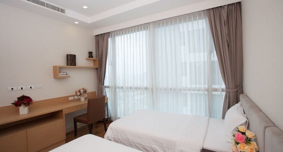 For rent 2 bedrooms apartment in Watthana, Bangkok
