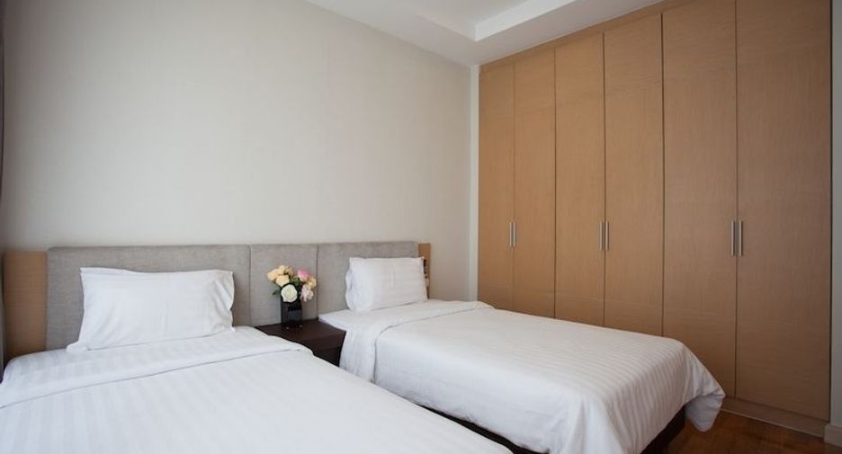 For rent 2 bedrooms apartment in Watthana, Bangkok