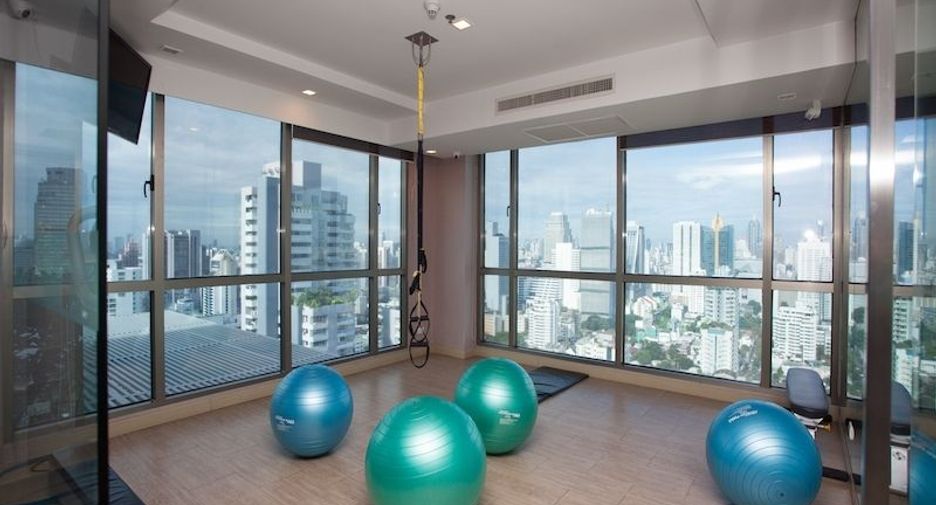 For rent 2 bedrooms apartment in Watthana, Bangkok