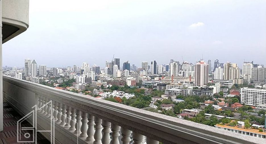 For rent 6 bedrooms apartment in Watthana, Bangkok