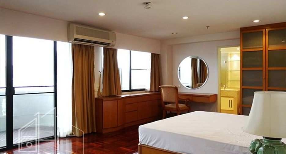For rent 6 bedrooms apartment in Watthana, Bangkok